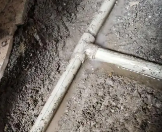 台前漏水维修电话